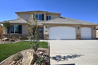 Building Photo - 4002 S Steeplechase Rd