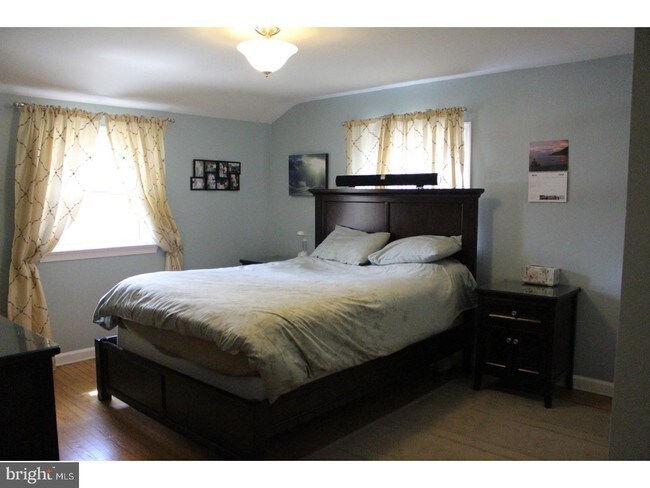Foto del edificio - 404 Edgewood Dr