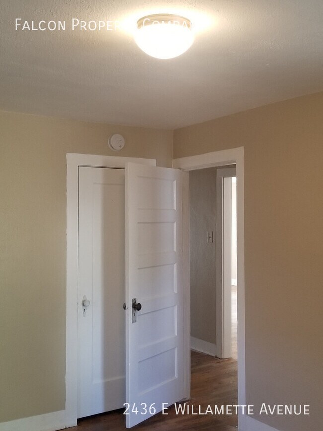 Foto del edificio - Spacious Home - Lease Pending!