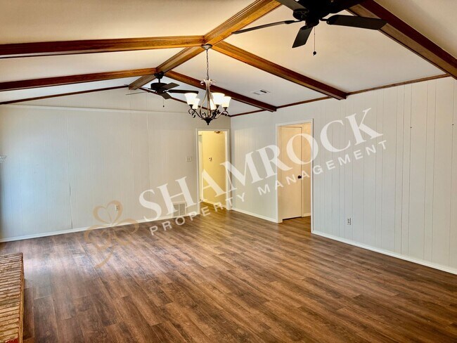 Building Photo - 5740 Lakemont Dr