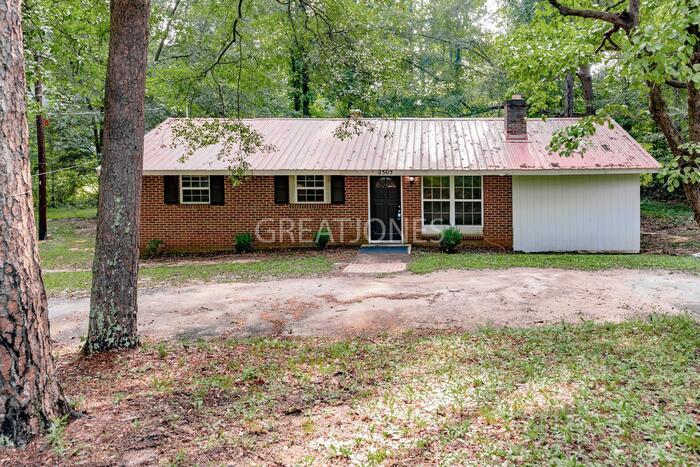 Foto principal - 2305 Standing Springs Rd