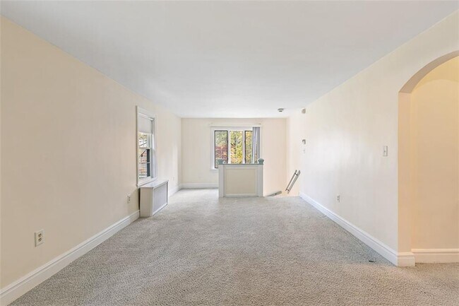 Foto del edificio - 4 Chase Ln