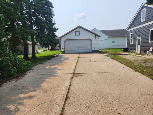 Front of garage - 260 1st St S
