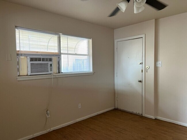 Building Photo - 3317 S 27th #3