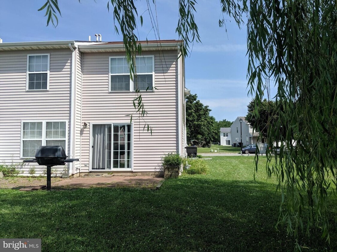 Foto del edificio - 206 Shadybrook Dr