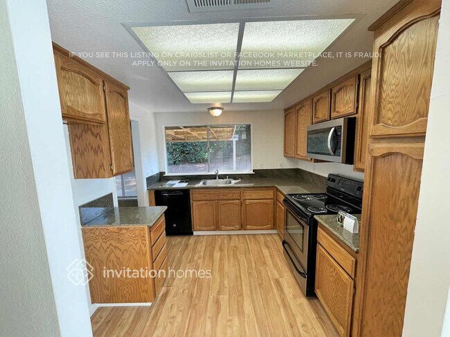 Foto del edificio - 10059 Glen Grove Ct