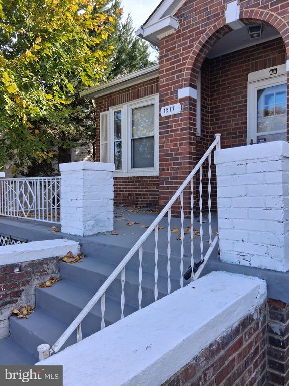 Foto del edificio - 1517 Beaver Heights Ln