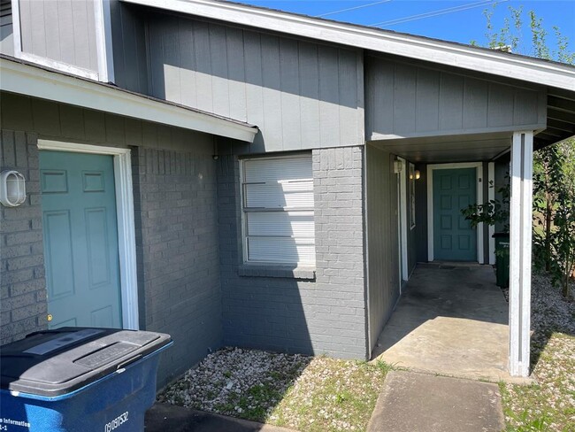 Building Photo - 7004 Millrace Dr