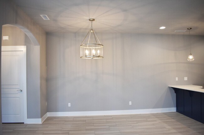 Foto del edificio - Upscale 4 Bedroom 3.5 Bathroom in The Heart of Fayetteville AR!!