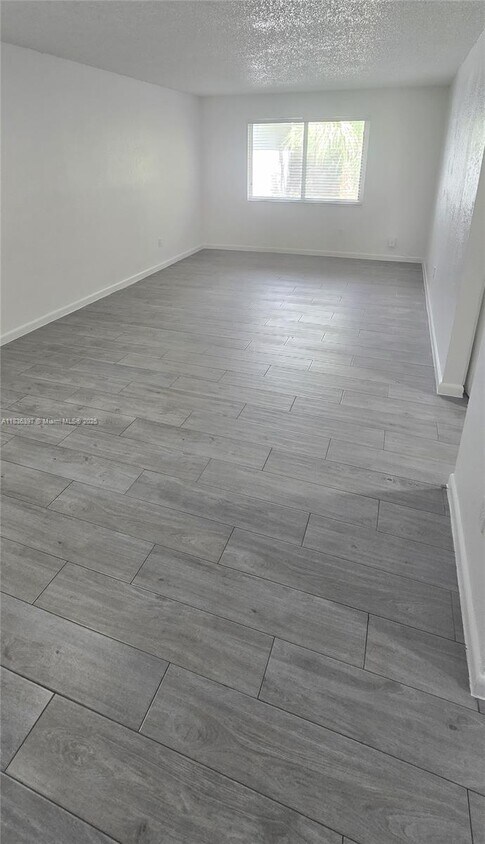 Foto principal - 10820 SW 200th Dr