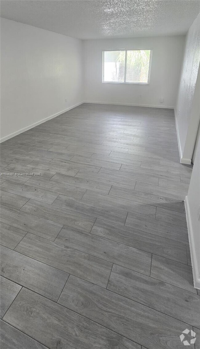 Building Photo - 10820 SW 200th Dr