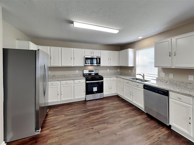 Building Photo - 16118 April Ridge Dr