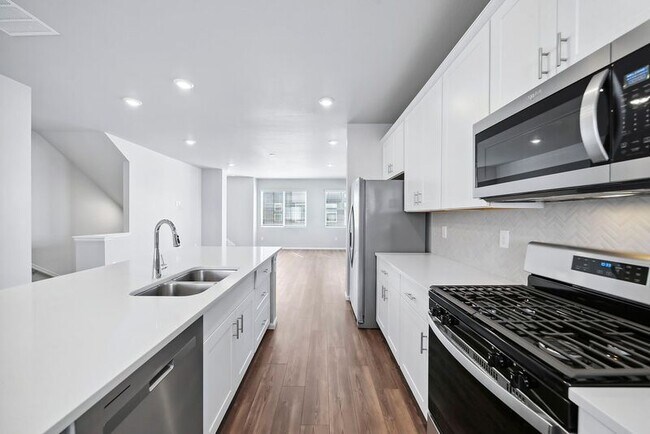 Building Photo - 12326 W 56th Ln