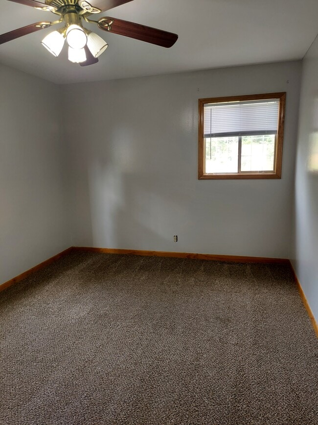 Master Bed pic 1 - 7413 Jupiter Ct