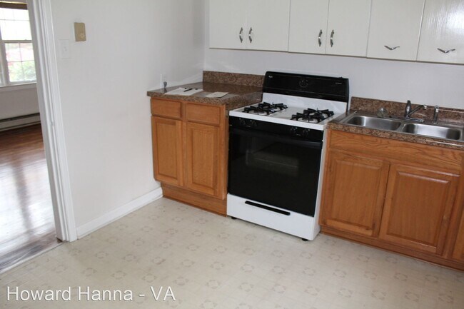 Building Photo - 2 br, 1 bath House - 3430 Elliott Avenue