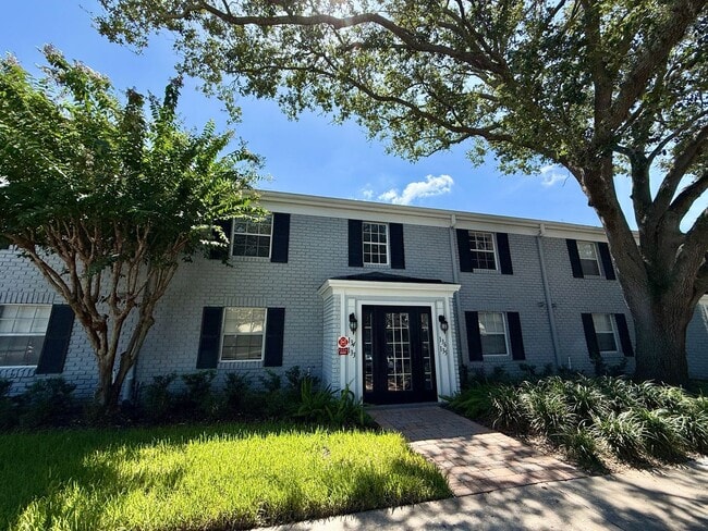 Building Photo - STRATFORD CONVENIENT 1/1 CONDO IN SEMINOLE...