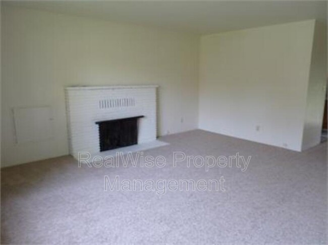 Building Photo - 1356 Fortune Dr