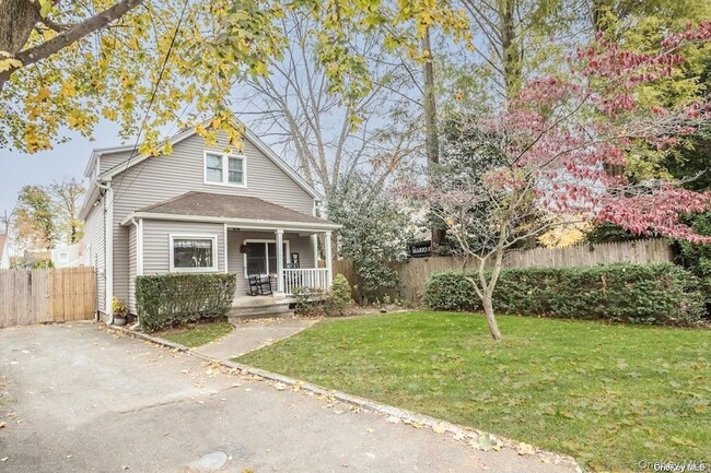 Photo - 2 Elm Pl House