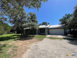 Building Photo - 1640 Lonesome