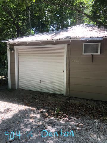 Foto principal - 904 Denton St