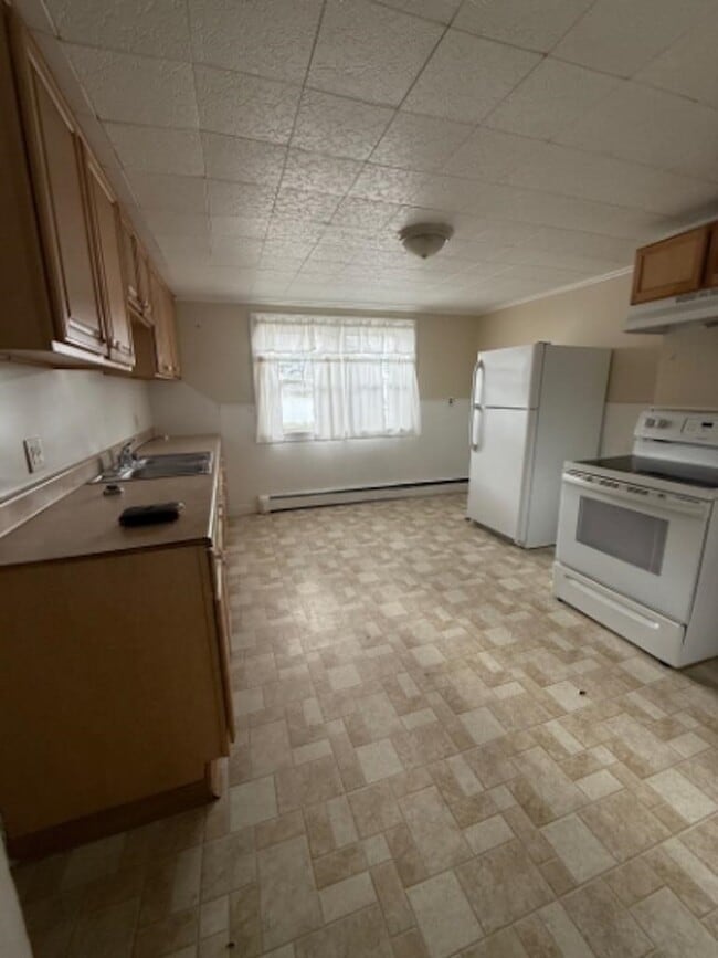 Building Photo - 604 Burgess St