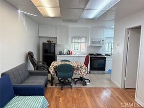 Building Photo - 720 Maertin Ln