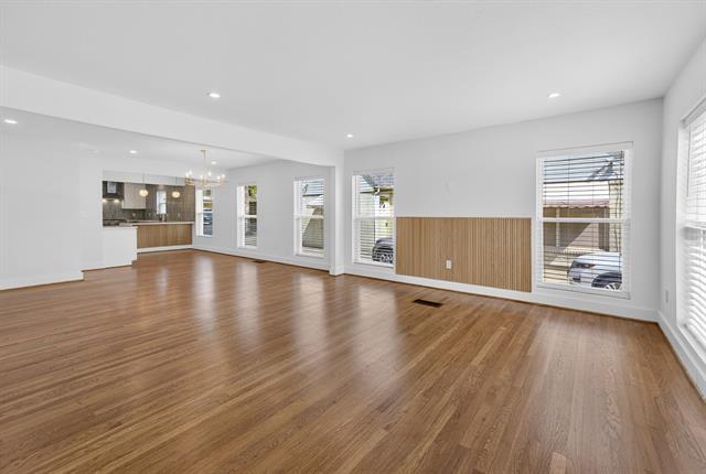 Foto del edificio - 2560 Rogers Ave