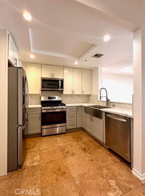 Foto del edificio - 4750 Templeton St