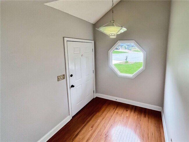 Foto del edificio - 2010 Shadow Bluff Ct NE