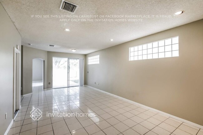 Building Photo - 3970 Fern Forest Rd