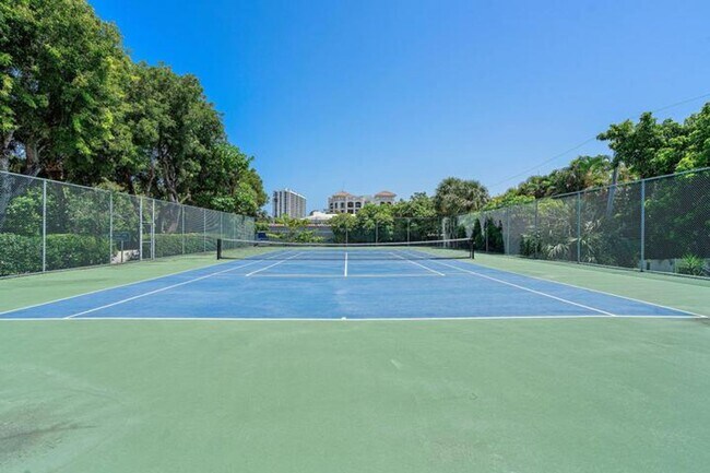 Foto del edificio - 277 N Ocean Blvd