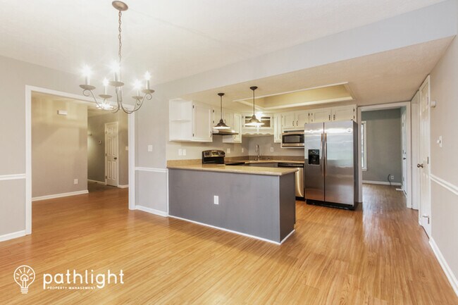 Foto del edificio - 12328 Huntington Dr, Indianapolis, IN, 46229