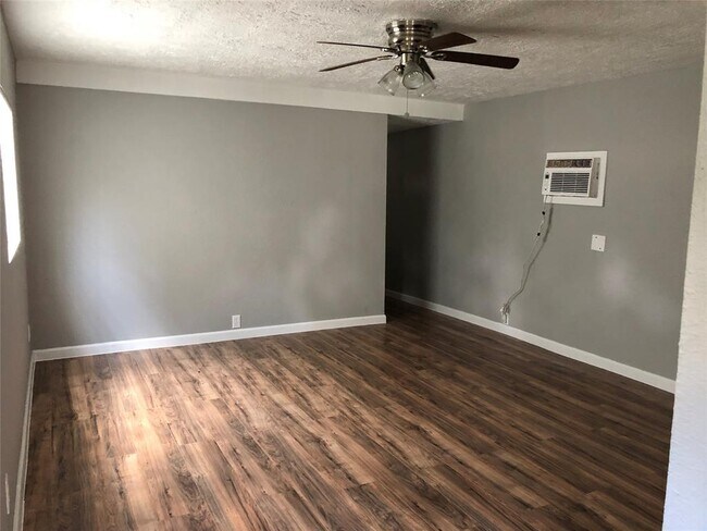 Foto del edificio - 27327 Peach Creek Dr