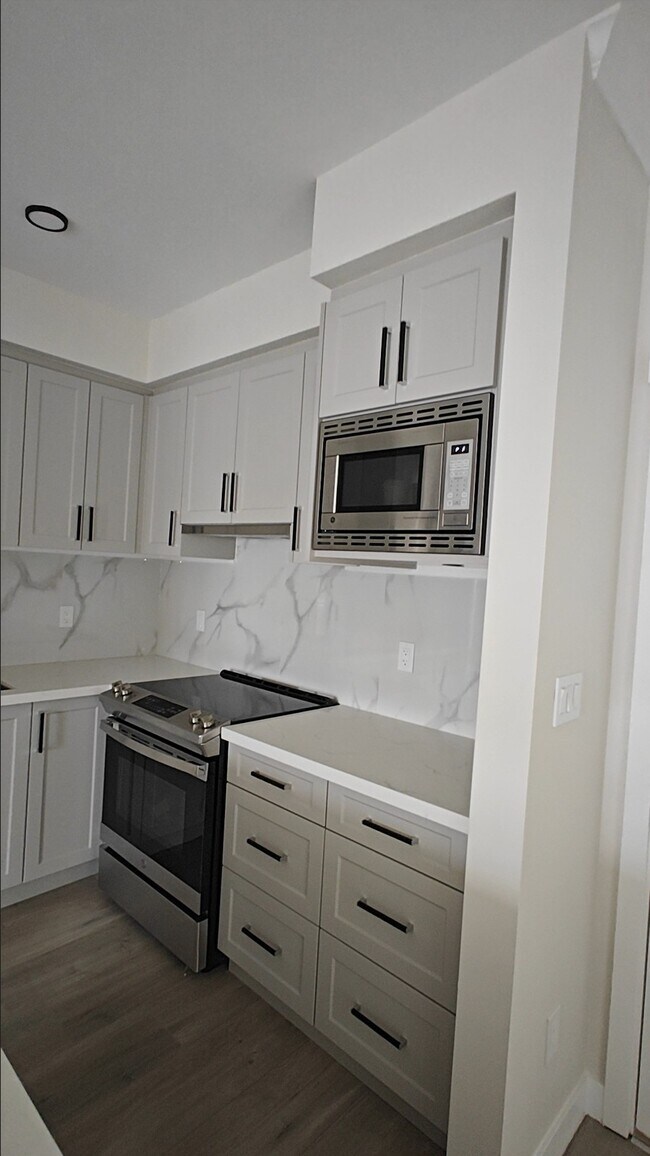 Building Photo - 12109 223 St