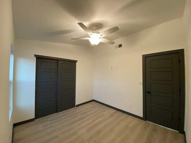 Building Photo - 809 HC Gilbert Minjares Dr