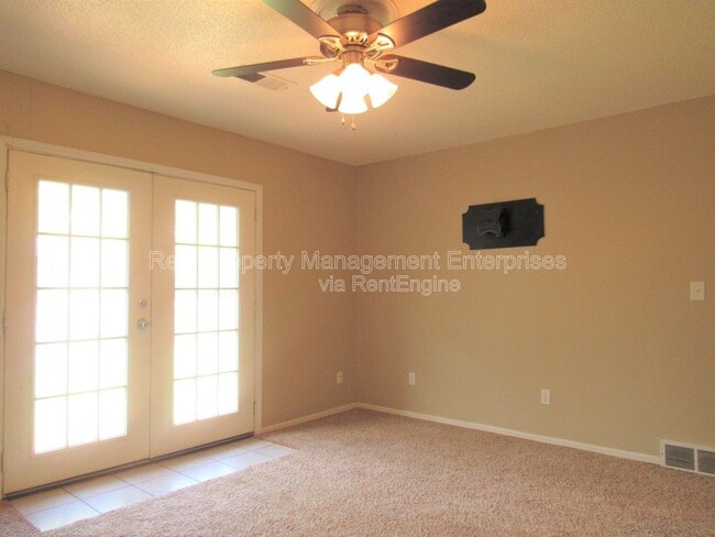 Foto del edificio - 637 Redstone Ave