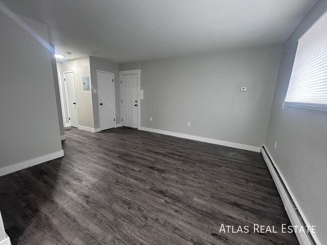 Building Photo - 551 S Fairfax St