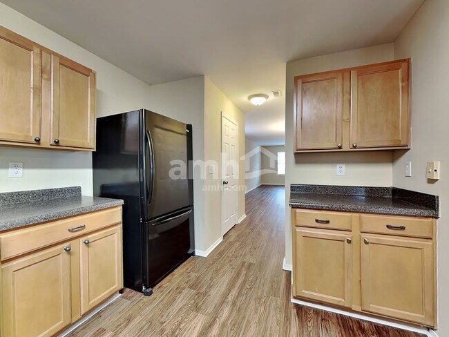 Foto del edificio - 4435 Westhill Pl