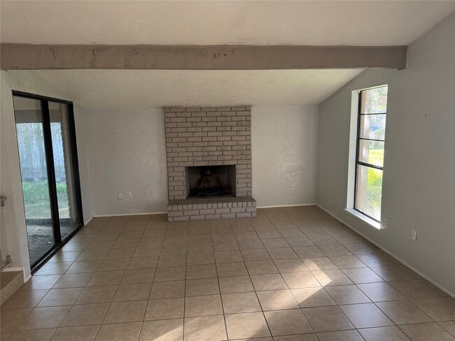 Foto del edificio - 3807 Cypressdale Dr