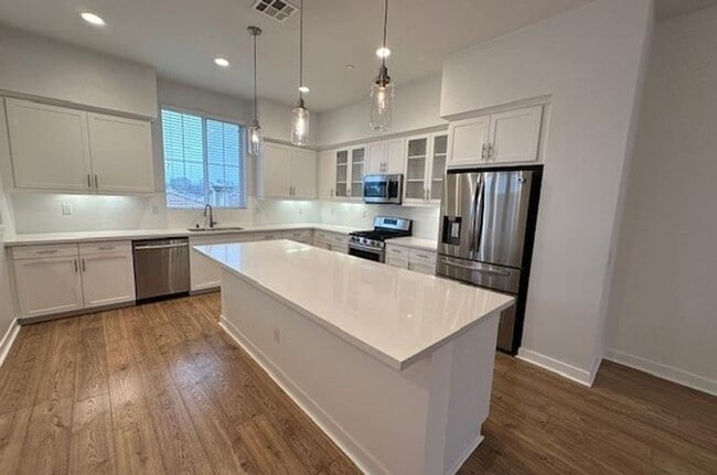 Building Photo - 8315 N Peyton Way