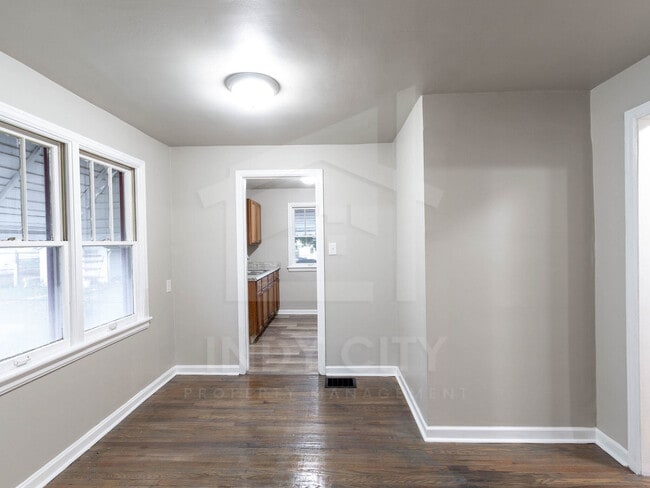 Building Photo - 610 S Sherman Dr