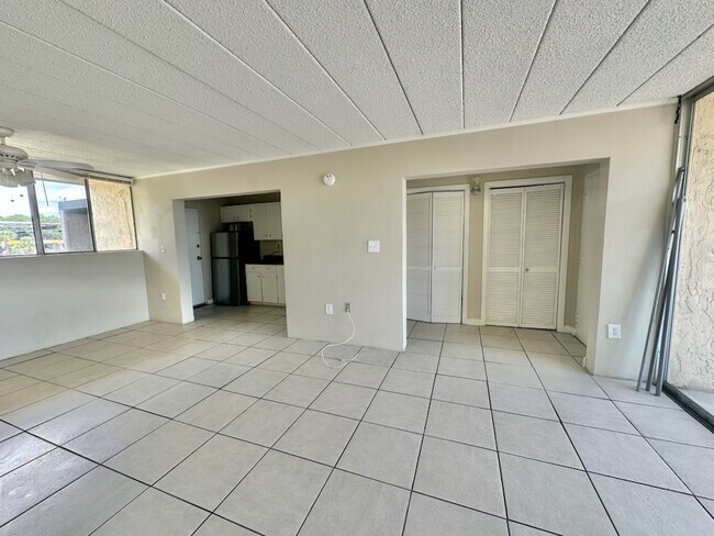 Foto del edificio - 300 Miracle Strip Pkwy SW