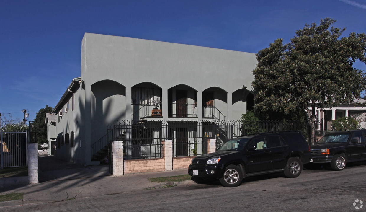 Foto principal - 2431 Hancock St