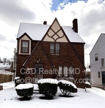 Building Photo - 15602 Delrey Ave