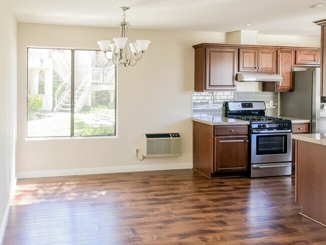 Building Photo - Beautiful Upgraded 2 Bed, 2 Bath with Private Patio!