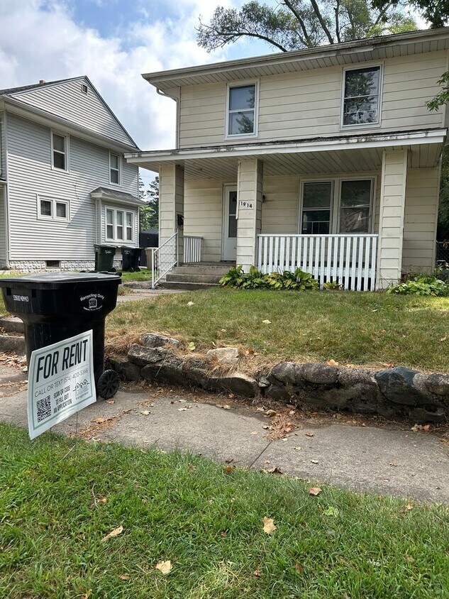 Foto principal - 3-Bedroom, 1-Bathroom Home with Updated Ki...