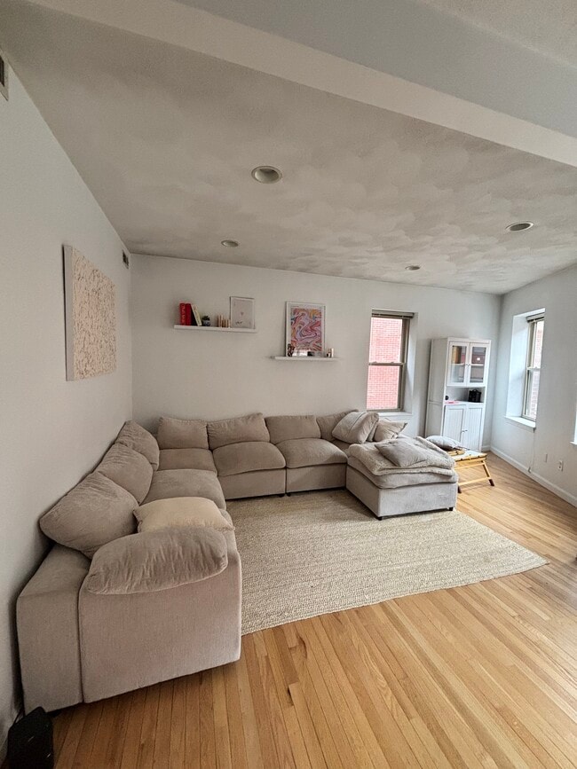 Living Area - 378 North St