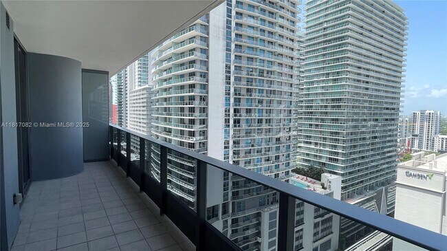 Building Photo - 1000 Brickell Plaza