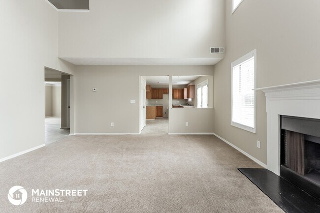 Building Photo - 621 Lone Oak Dr