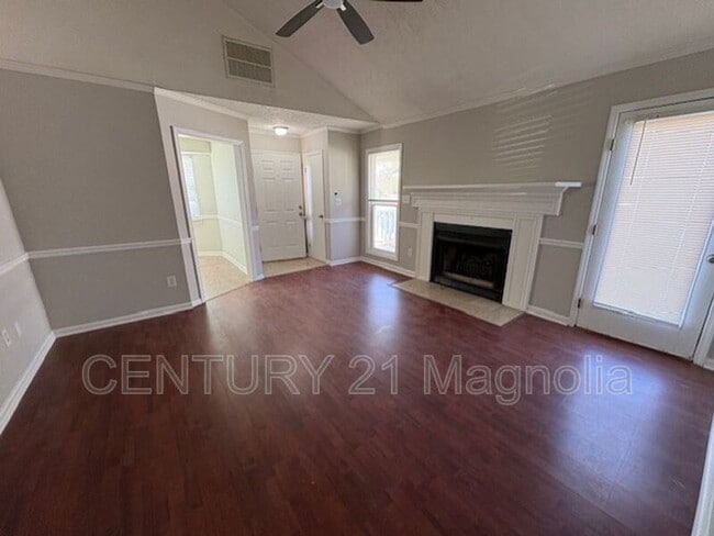 Building Photo - 3909 Almon Dr